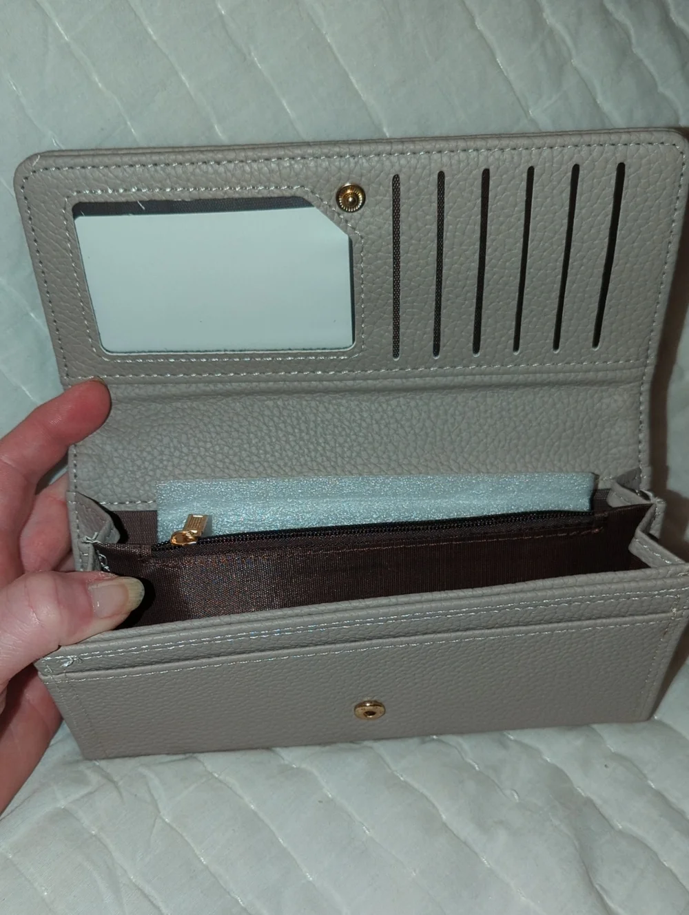 Pebbled Women's Trifold Wallet - Light Taupe